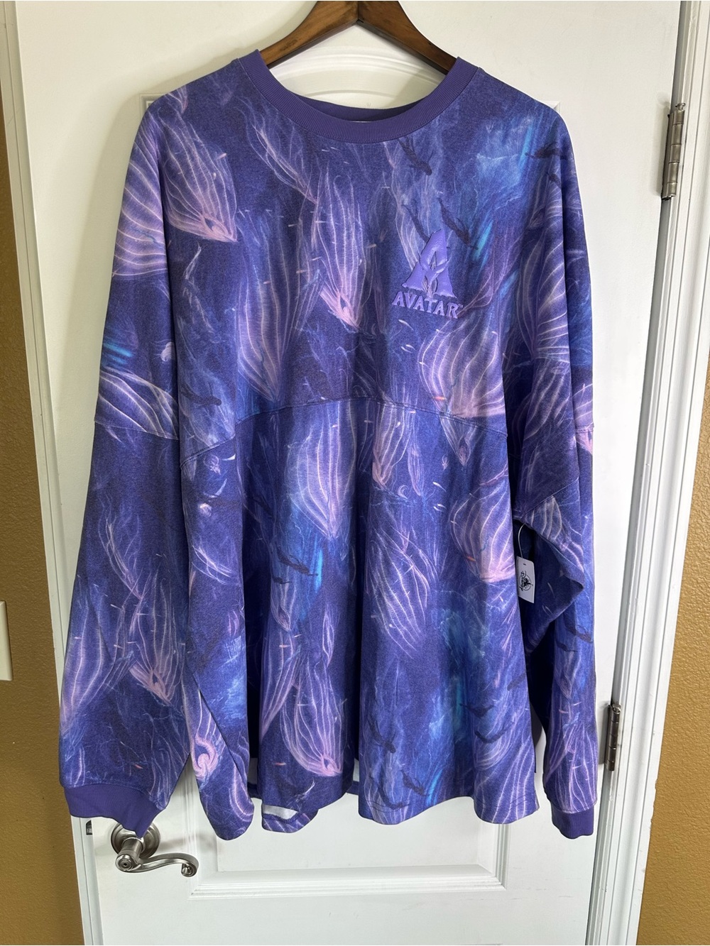 NWT Disney Parks “Avatar” The Way of The Water Spirit Jersey Sweatshirt. Size 4X